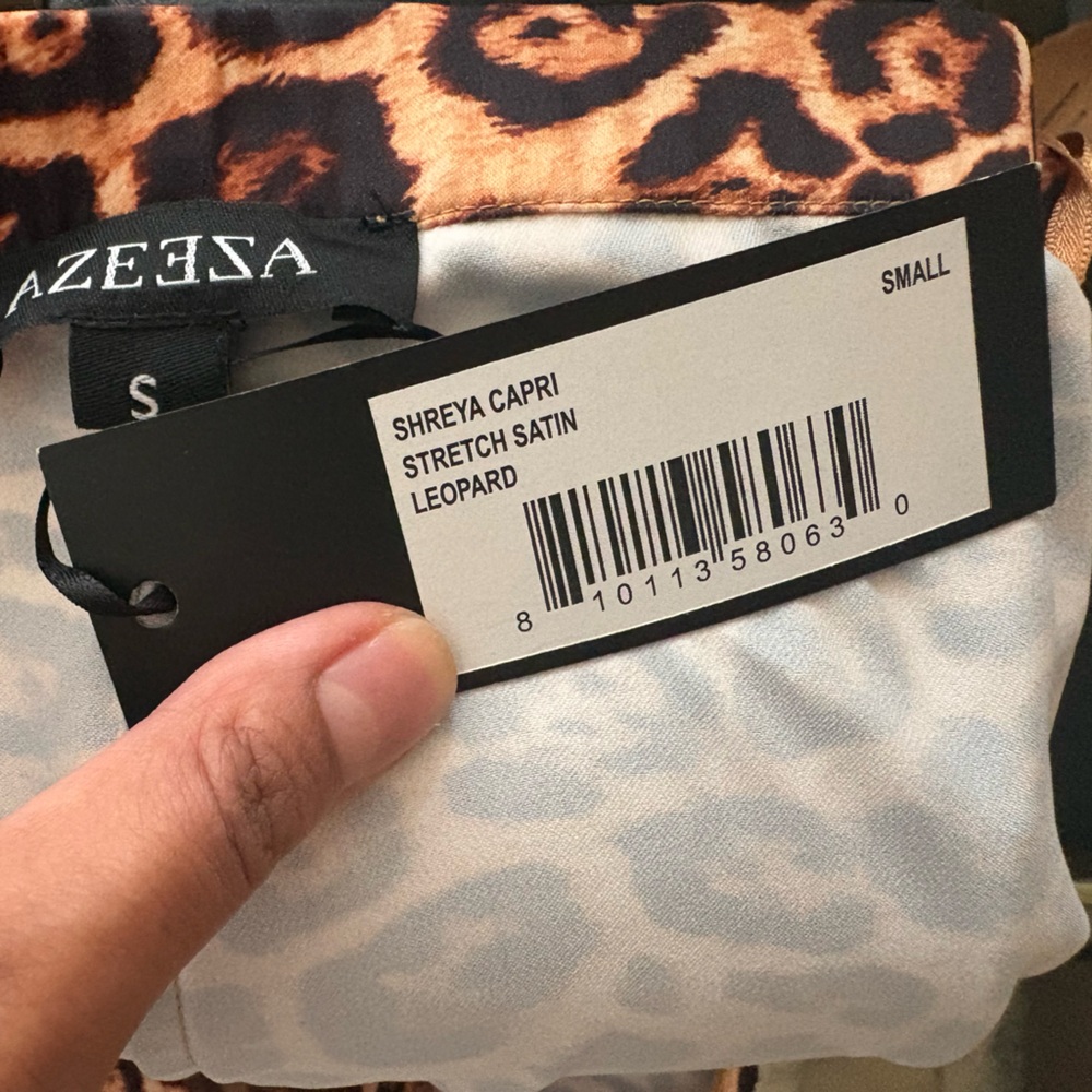 Azeeza Shreya stretch CDC Leopard Print Women's Capris - Picture 8 of 9